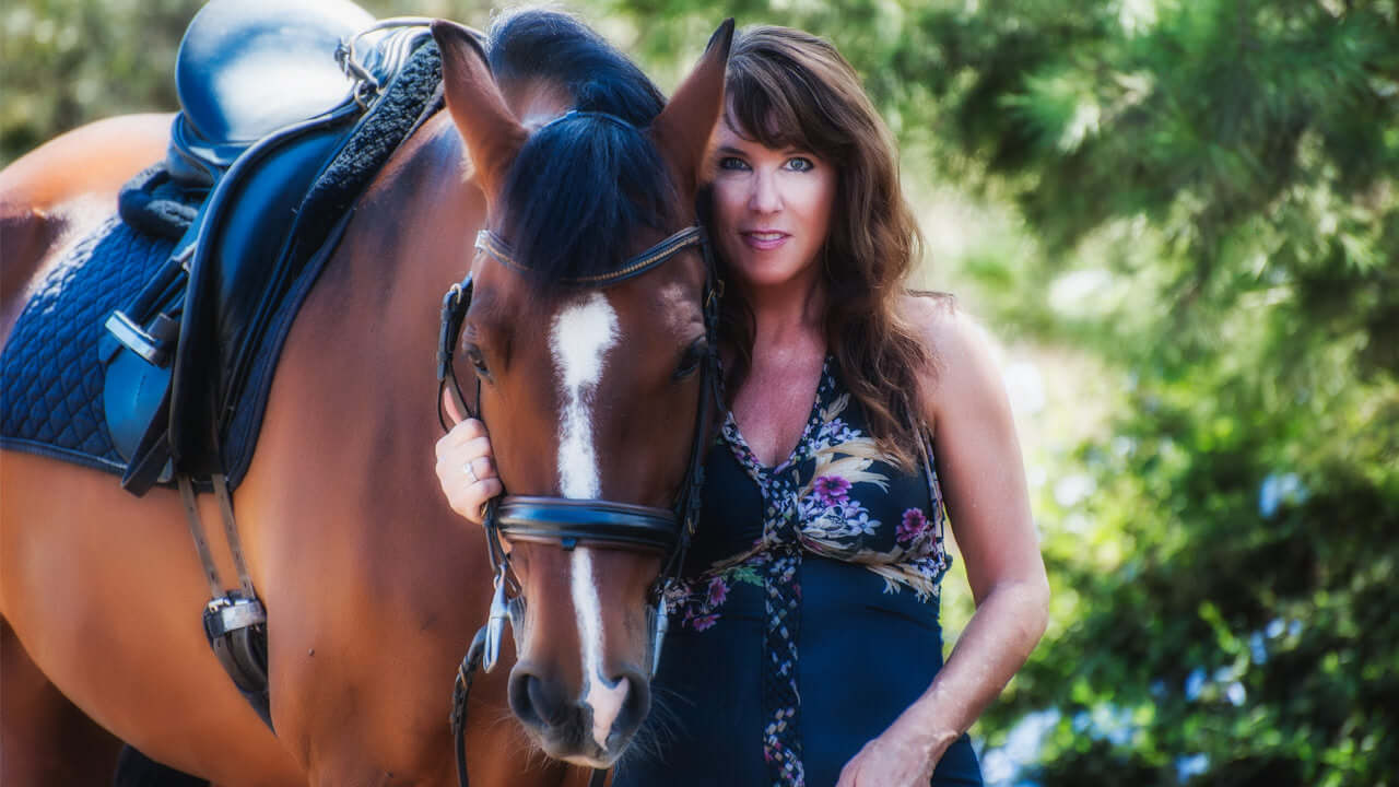 Iris Eckstein with a horse